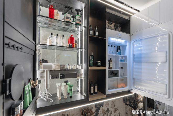 首页 - 保利外滩启PARK77销售中心尊龙凯时网站保利外滩启PARK77售楼处)(图21)